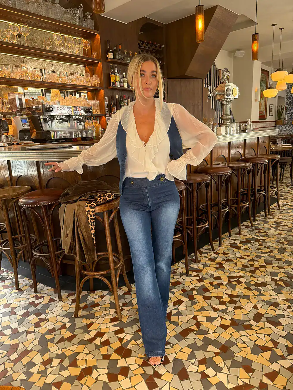 Pure-madeleine-Denimbyxa-denimväst-piratblus-4